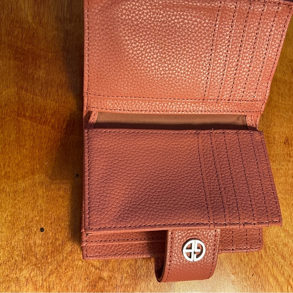 Pink Wallet -Trifold - Picture 4 of 4